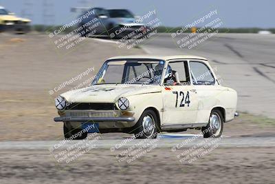 media/Sep-28-2025-24 Hours of Lemons (Sun) [[5dfe0e5f6e]]/12pm (Outside Grapevine)/